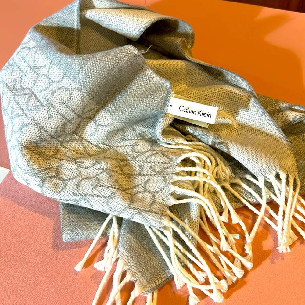 Brand new ,Calvin Klein,gray and white,scarf